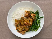 滑蛋鸡肉盖饭（亲子丼）